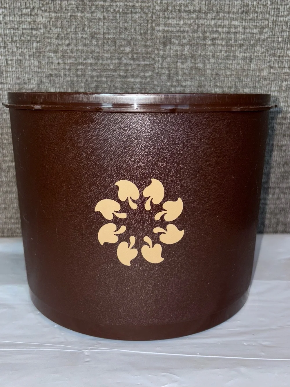 Vtg Tupperware Servalier Canister Brown 1626-3 Flower Retro 70s Kitchen Storage‎